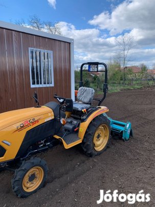 Kistraktor - rendszámos