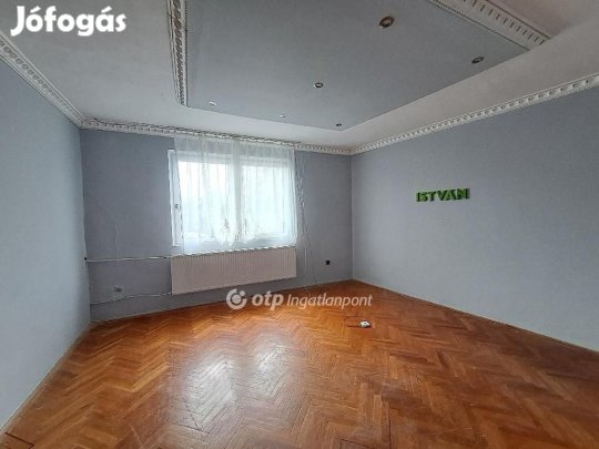 Kisújszállási 184 nm-es ház eladó