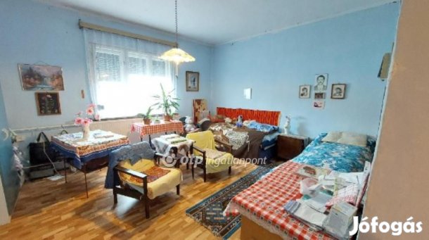 Kisújszállási 86 nm-es ház eladó