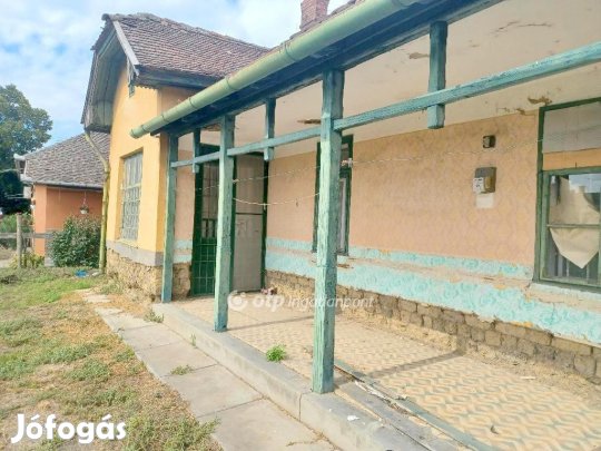 Kisújszállási 95 nm-es ház eladó