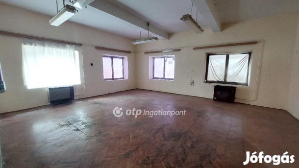 Kisújszállási eladó 136 nm-es ház