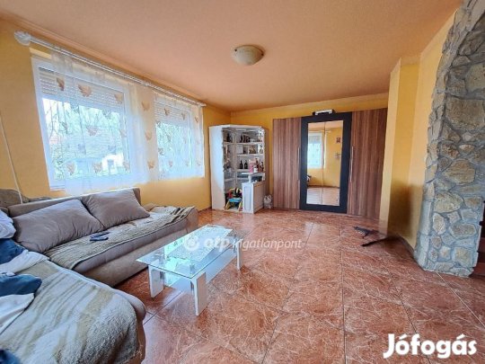 Kisújszállási eladó 142 nm-es ház