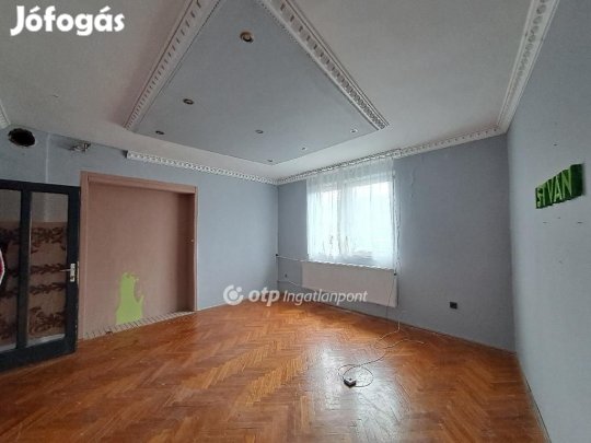 Kisújszállási eladó 184 nm-es ház