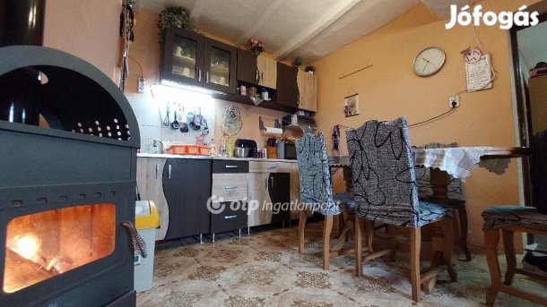 Kisújszállási eladó 54 nm-es ház