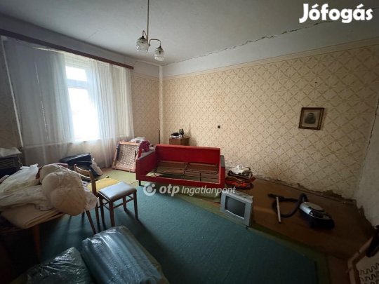 Kisújszállási eladó 61 nm-es ház