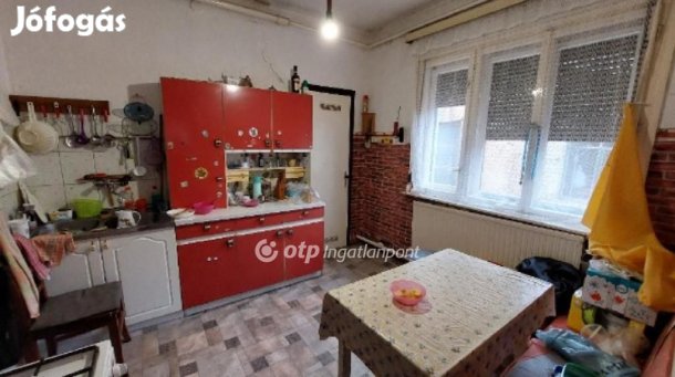 Kisújszállási eladó 86 nm-es ház