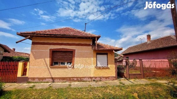 Kisújszállási eladó 88 nm-es ház
