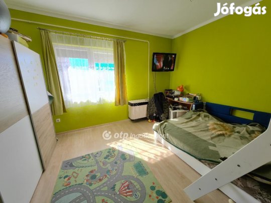 Kisújszállási eladó 92 nm-es ház