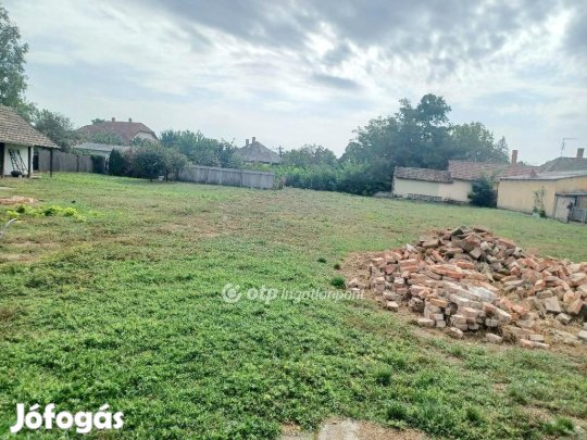 Kisújszállási eladó 95 nm-es ház