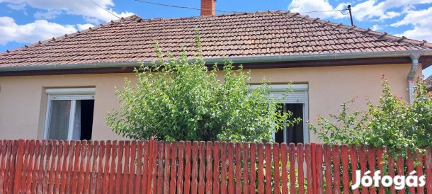 Kisvarsányban 2 szobás ház várja Önt!