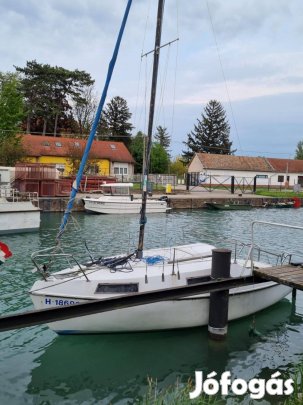 Kisvitorlás eladó!