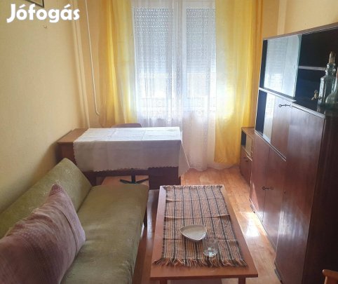 Kitűnő helyen, I emeleti lakás eladó!
