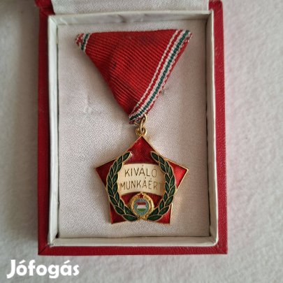 Kitüntetés Kiváló Munkáért