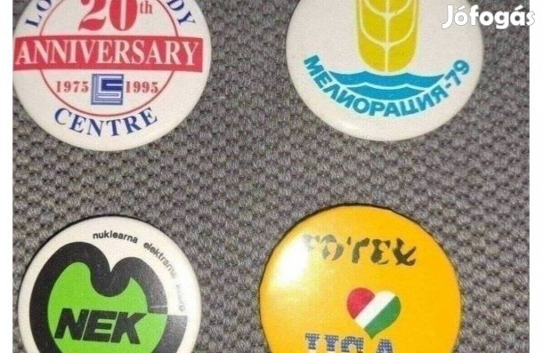 Kitűzők egy tételben