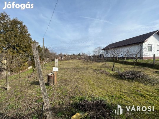 Kiváló Elhelyezkedésű Telek Eladó 3% Beépíthetőséggel!!