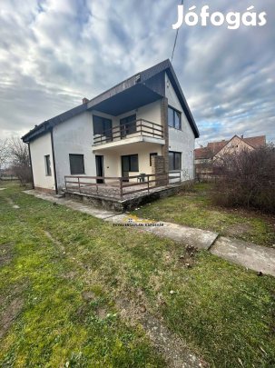 Kiváló adottságú 180 m-es családi ház!