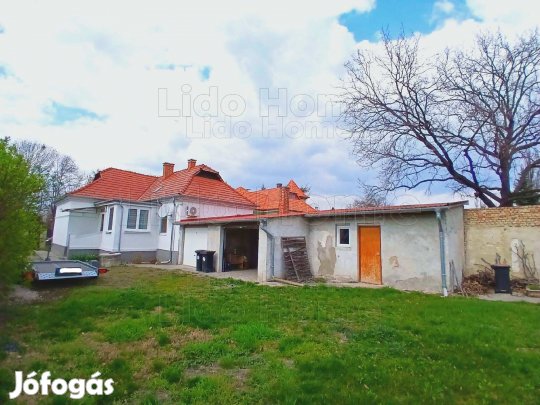 Kiváló állapotú családi ház eladó Győr-Jancsifaluban  akár
