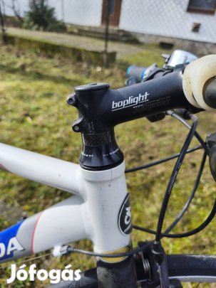 Kiváló állapotú versenybringa 