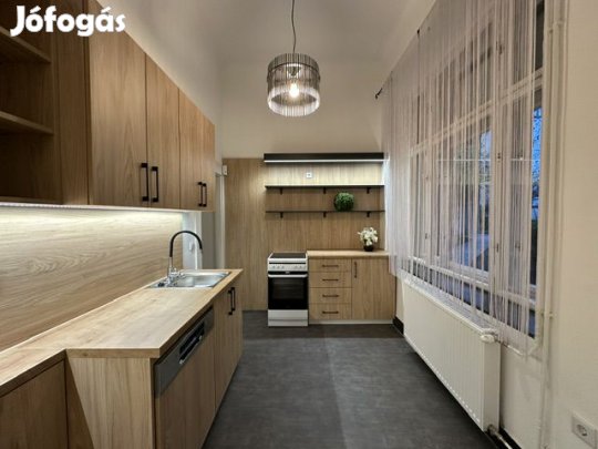 Kiváló ár-érték arányú erkélyes, felújított lakás az Ilka utcában