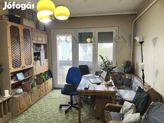 Kiváló elhelyezkedéssel megvásárloható panel lakás Szegeden!