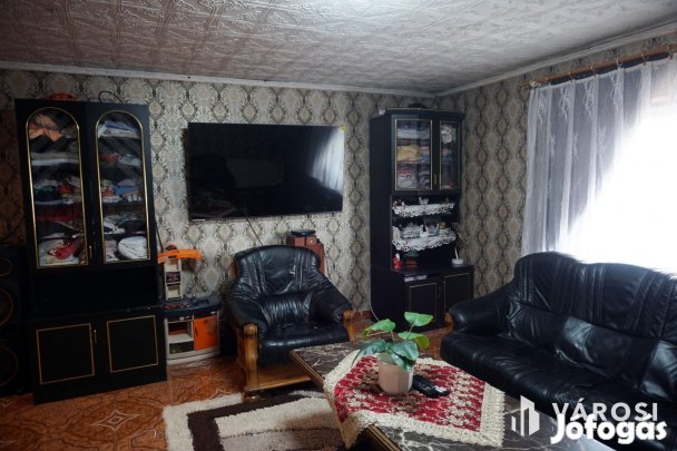 Kiváló elrendezés, beépített tetőtér!