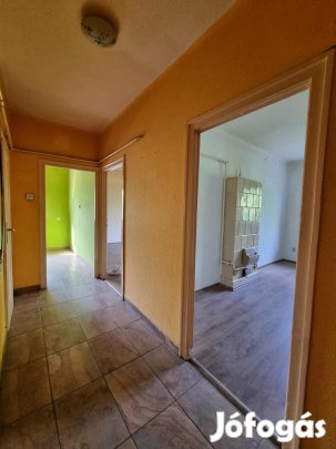 Kiváló elrendezésű, felújítandó lakás eladó  a Szent Imre utcában