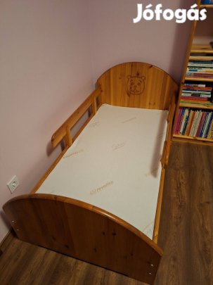 Kiváló fenyő gyermekágy, új kókuszmatraccal eladó!