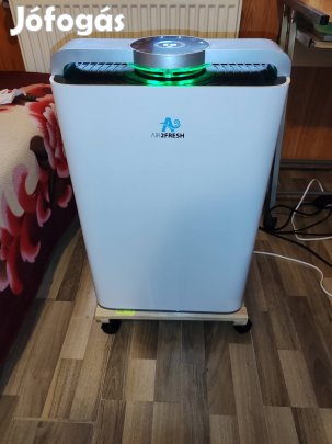 Kiváló levegő tisztító bekapcsolható párologtatóval 