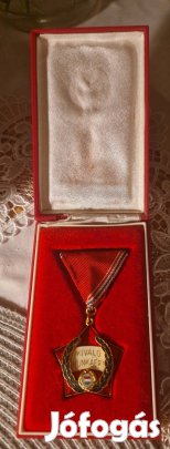 Kíváló munkáért emlékérem