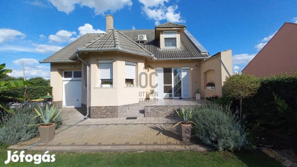 Kivételes, belvárosi, prémium kategóriájú családi ház eladó!