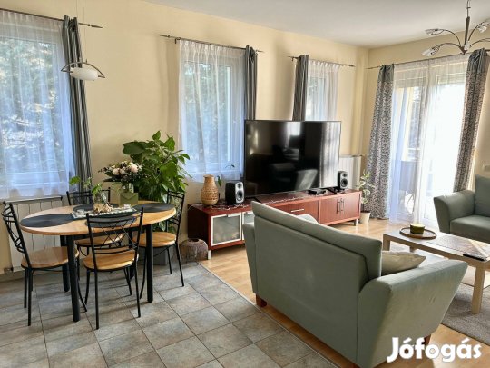 Kivételes adottságú lakás XIV. kerület csendes utcájában