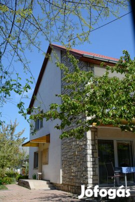 Kivételes balatoni otthon Siófok-Ezüstparton családi ház + apartman