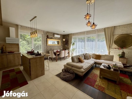 Kivételes kertkapcsolatos lakás eladó!