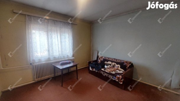 Kivételes lehetőség Kecskéden  tágas telek, sok lehetőség!