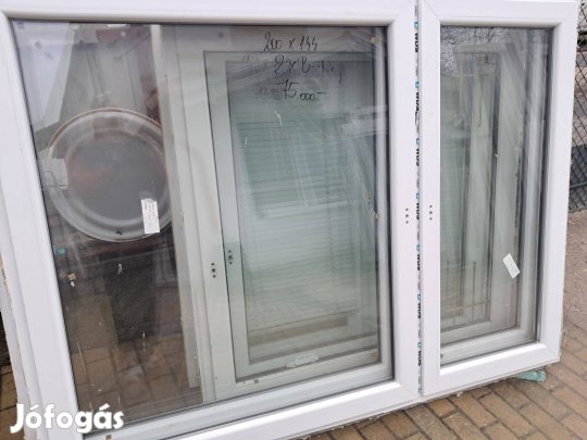 Kivűl aranytölgy színű