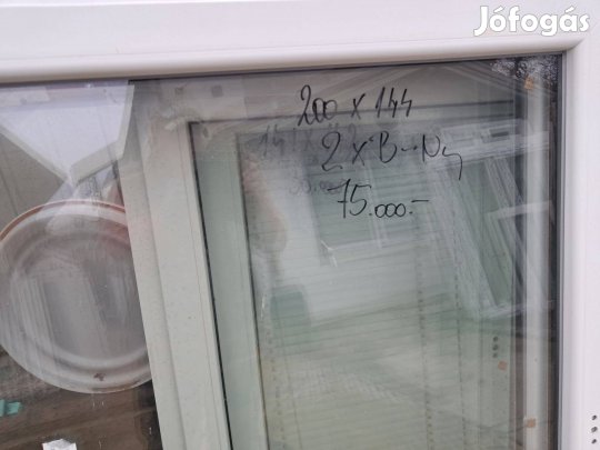 Kivűl aranytölgy színű