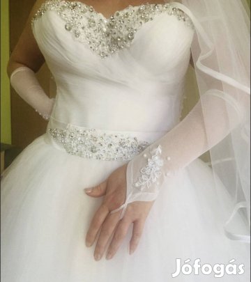 Klasszikus hercegnős esküvői / mennyasszonyi ruha