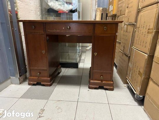 Klasszikus stílusú íróasztalok