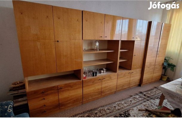 Klasszikus szekrénysor eladó