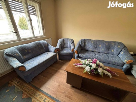 Klasszikus ülőgarnitúra ágyazható kanapé, fotel 3+2+1 szövet Fabetétes