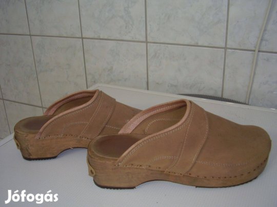 Klumpa újszerű papucs