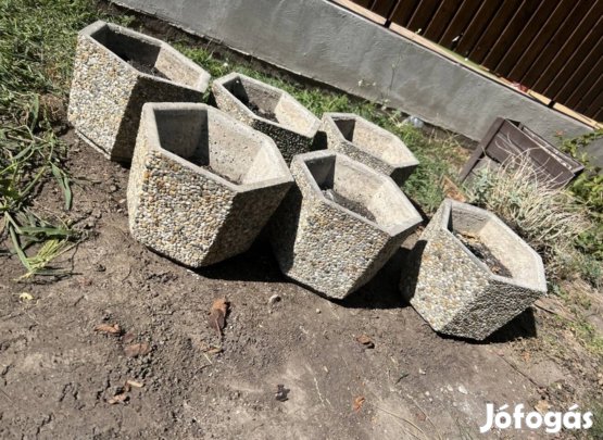 Kő váza 6 db egyben eladó tömör kő!