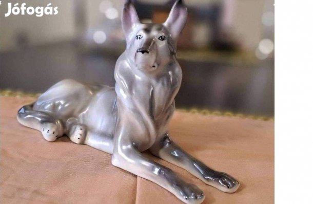 Kőbányai kutya figurális porcelán