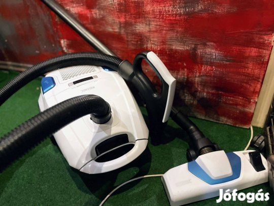 Koenic Kvc 3221 hepaszűrős porszívó, szép új állapotban, 1 hónap garan