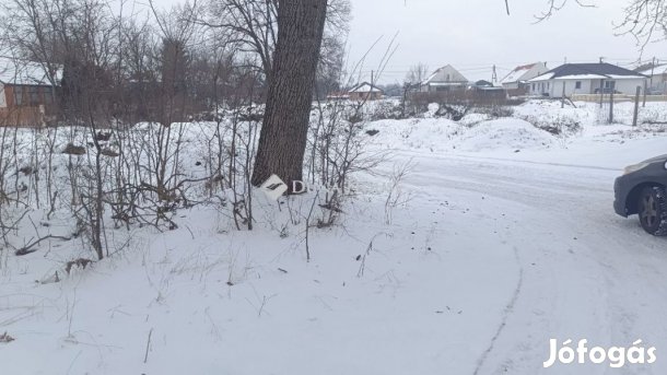 Kókai 920 nm-es telek eladó