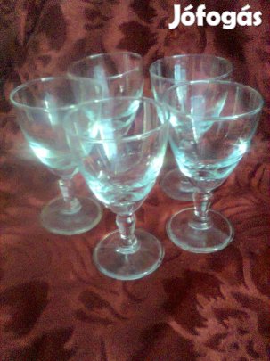 Koktélos, üdítős, fagylaltos kehely