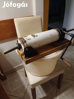 Kolbász-hurka töltő + 30 litereskeverőtál