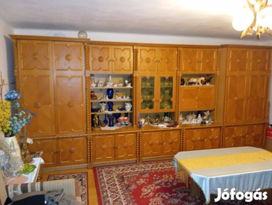 Kolónia szekrénysor