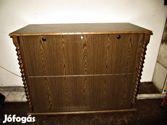 Koloniál ágyneműtartó