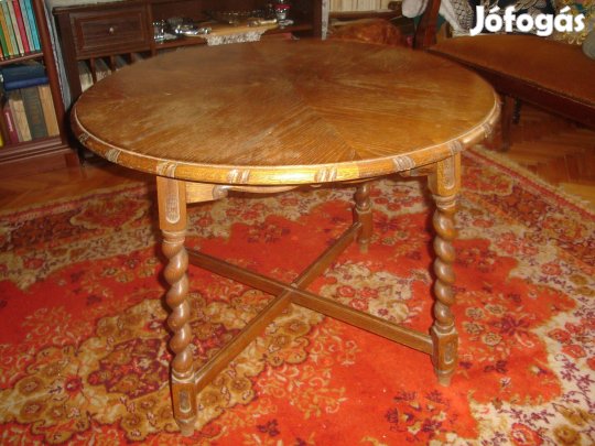 Koloniál asztal
